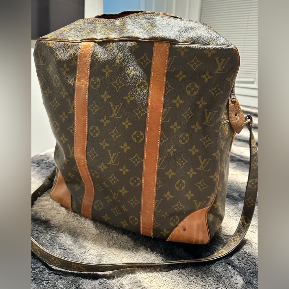 Louis Vuitton grand Marceau.